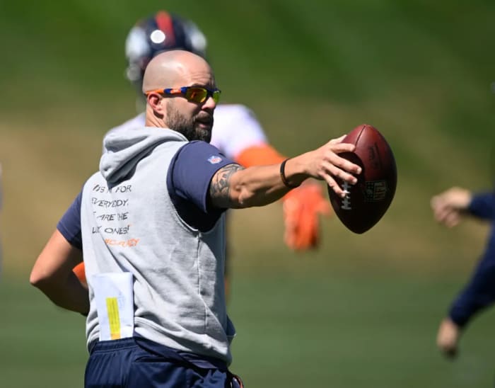Former New York Jets WR Coach Zach Azzanni has joined the Pittsburgh Steelers in the same capacity.